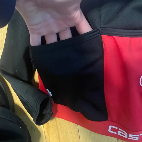 Castelli Men's Red and Black Windbreaker Jacket - Picture 11 of 12